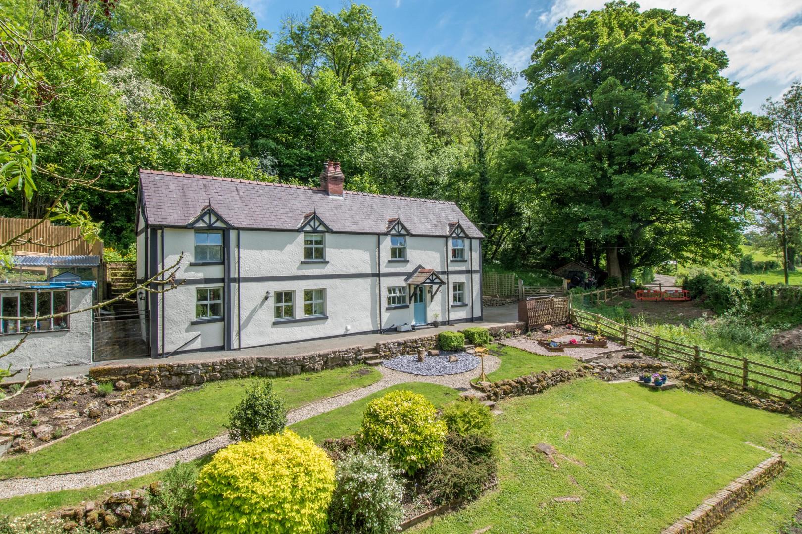 House Detached Pwllglas, Ruthin